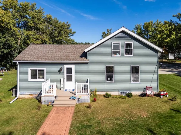 110 Pine St, La Valle, WI 53941