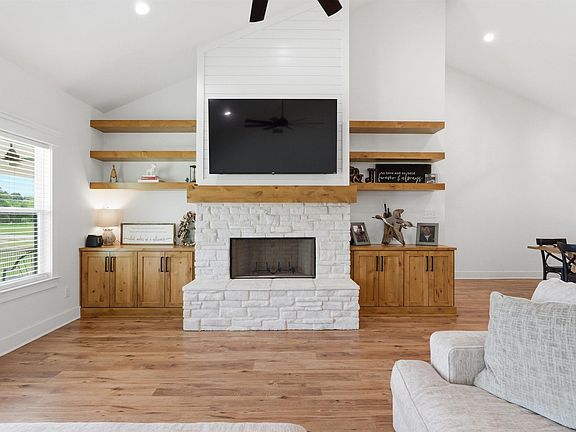 4th image of 9012 County Road 3614