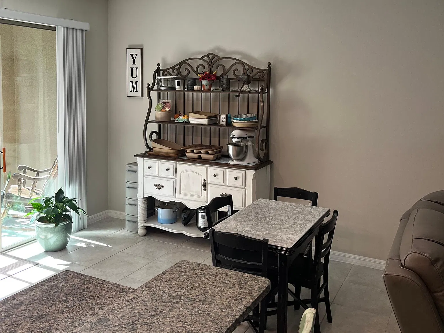 3 bed, 2.5 bath, 1650 sqft, $2,295 — Photo 4