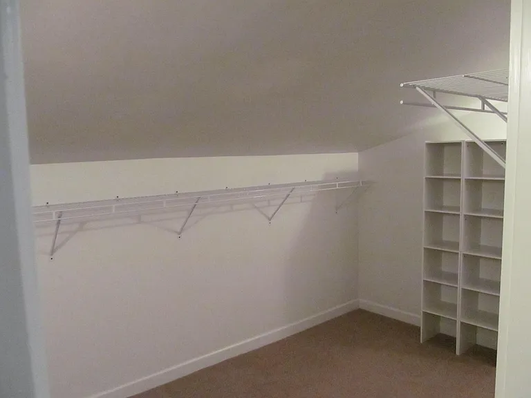 945 Olive St — Photo 10