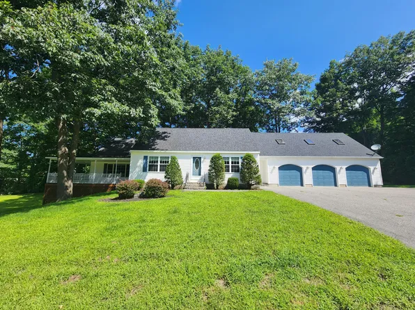 9 St Joseph Avenue, Lewiston, ME 04240