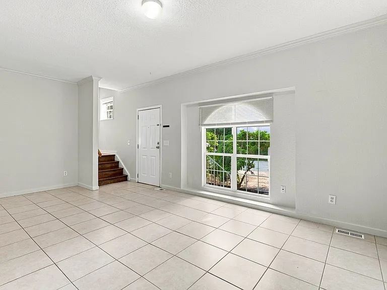 114 Cedar St — Photo 42