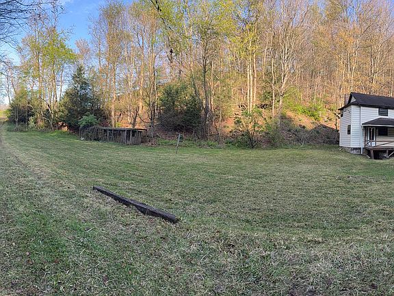 2nd image of 441 Surveyor Run Rd