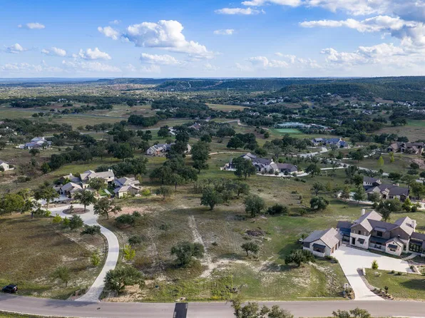 529 Hagee Dr, Fredericksburg, TX 78624