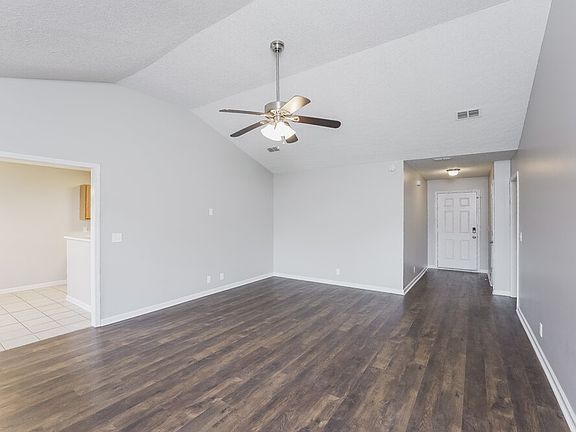 5th image of 1547 Saint Andrews Dr