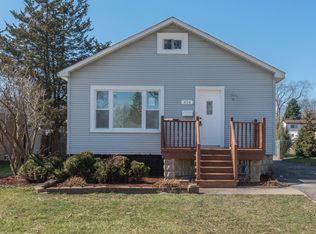 404 N Yale Ave, Villa Park, IL 60181