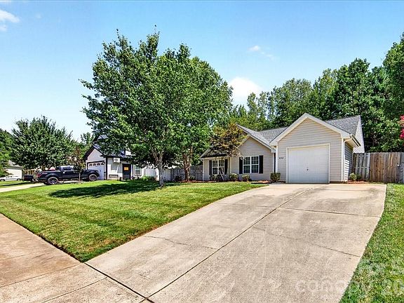 2nd image of 8732 Brookstead Meadow Ct