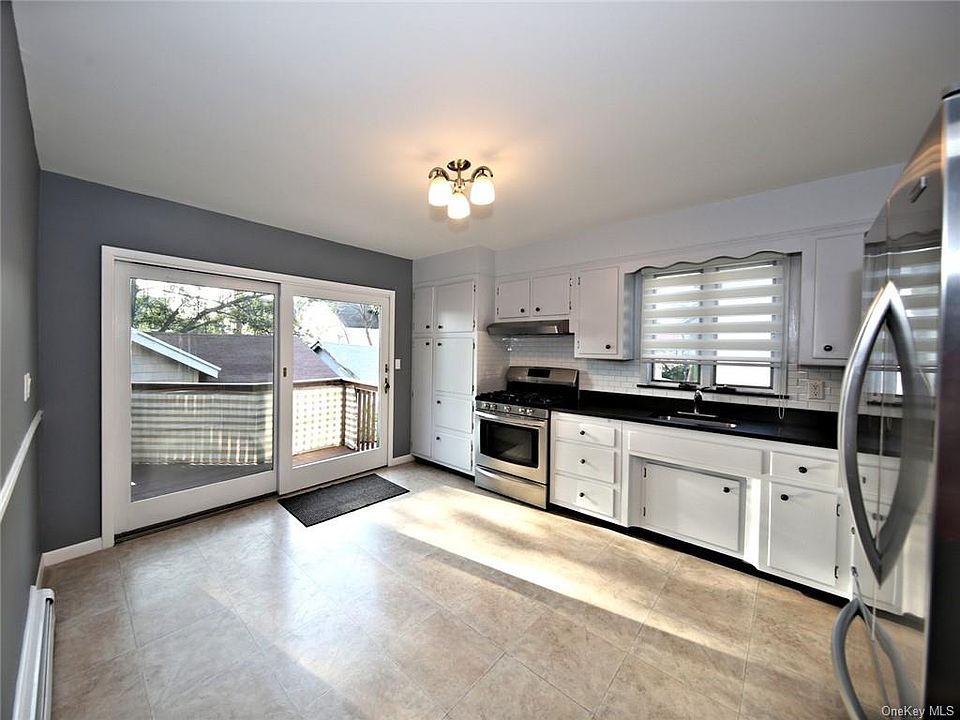 1st image of 20 Hillcrest Ave