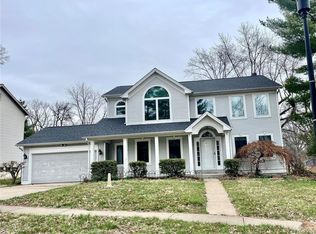 12800 Meadowdale Dr, Saint Louis, MO 63138