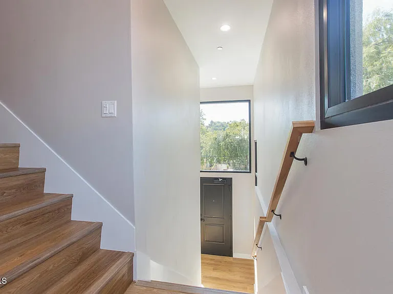 3682 Harriman Ave #2 — Photo 11