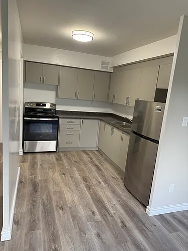 2808 Keele St Photo 1