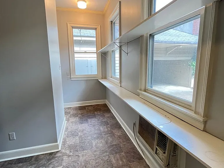 240 S Belvedere Blvd — Photo 12