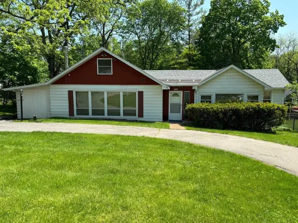 N2440 Greenleaf DRIVE, Lake Geneva, WI 53147