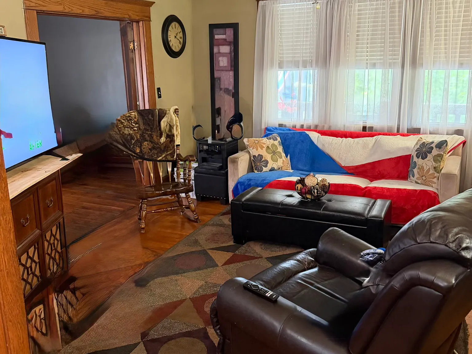 3 bed, 1500 sqft, $2,100 — Photo 2