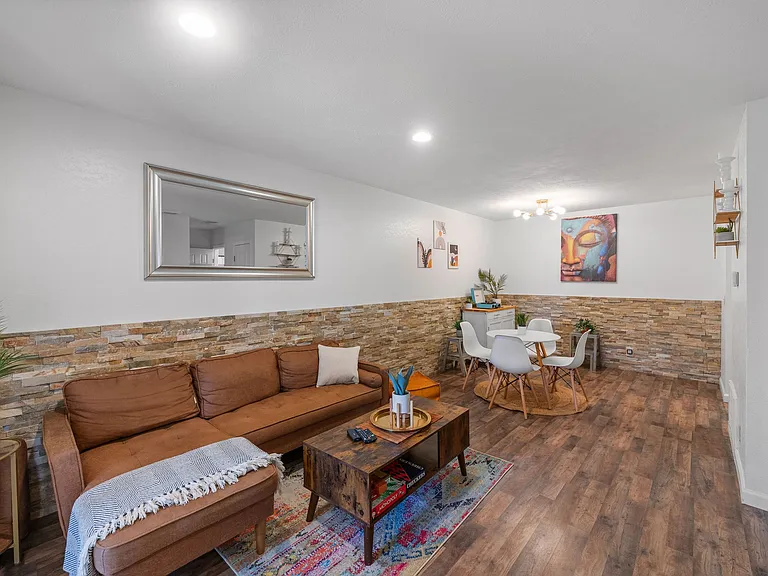 510 N Villa Ct #100 — Photo 3