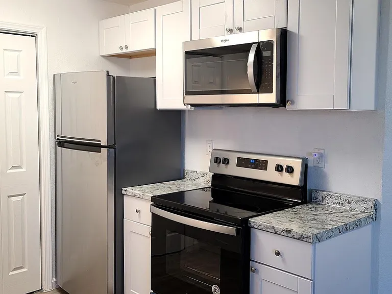 4355 Ocean View Dr #B — Photo 12