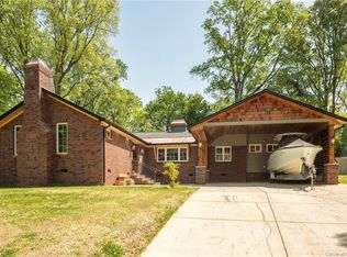 4071 Hiddenbrook Dr, Charlotte, NC 28205