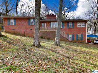 702 Chambers Dr NE, Huntsville, AL 35801