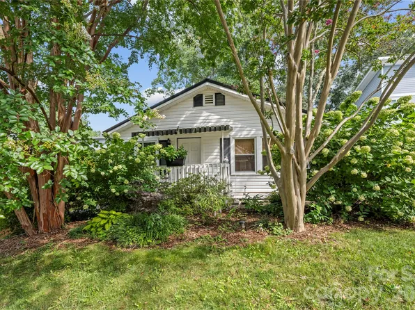2 Bostic Pl, Asheville, NC 28803