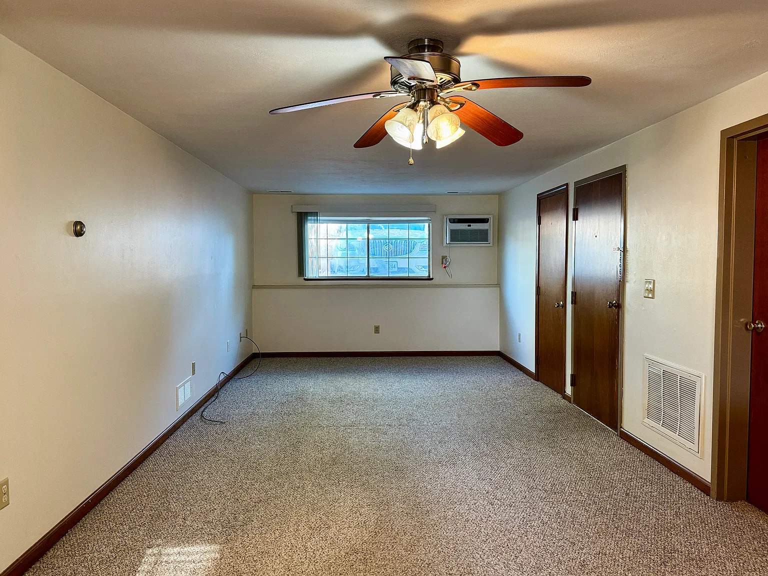 182 Chenango Ave — Photo 4