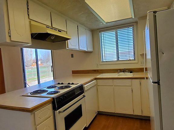 5th image of 4395 E Brome St