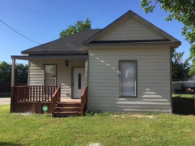 1st image of 305 E Walters St