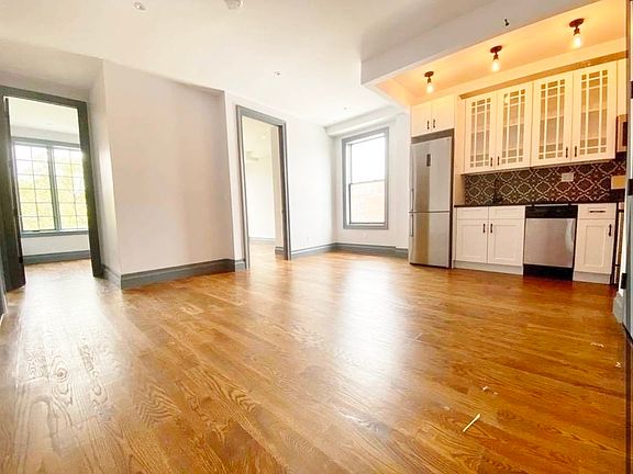 4th image of 268 Sullivan Pl #3E