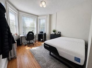 165 Hemenway St APT 18, Boston, MA 02115