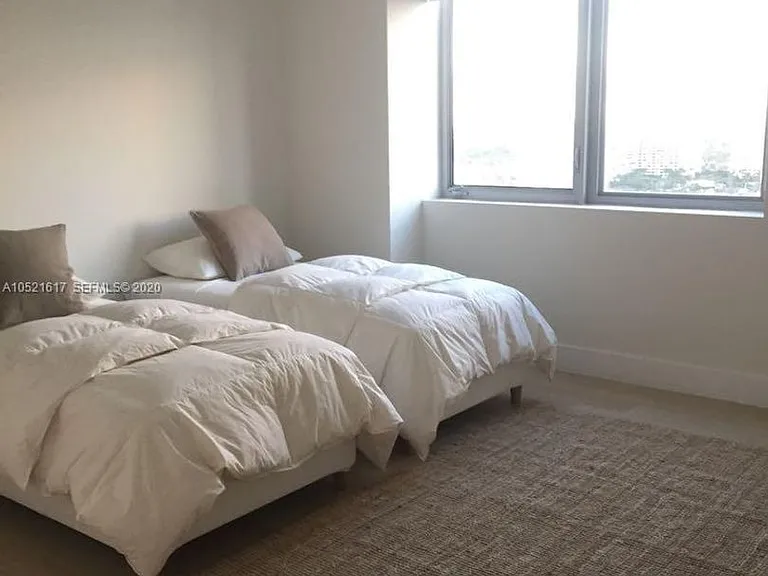 2600 E Hallandale Beach Blvd #2202 — Photo 9