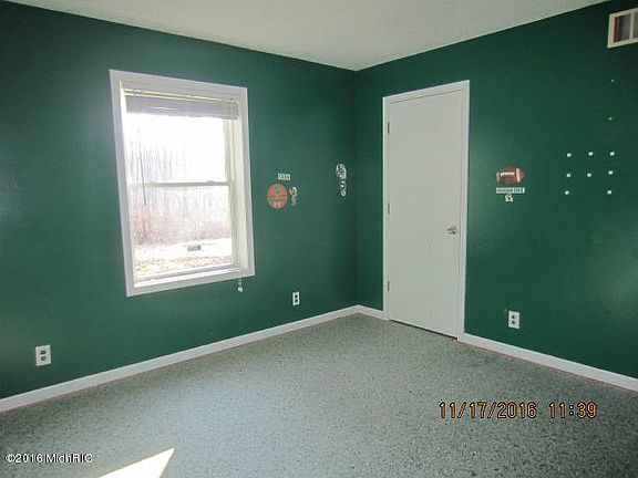 3rd image of 415 Upson Ln