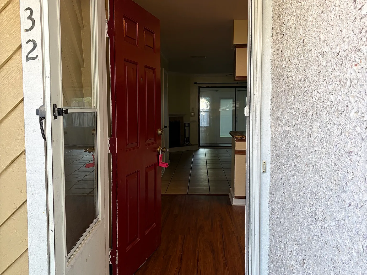 2 bed, 1.5 bath, 1168 sqft, $1,400 — Photo 2