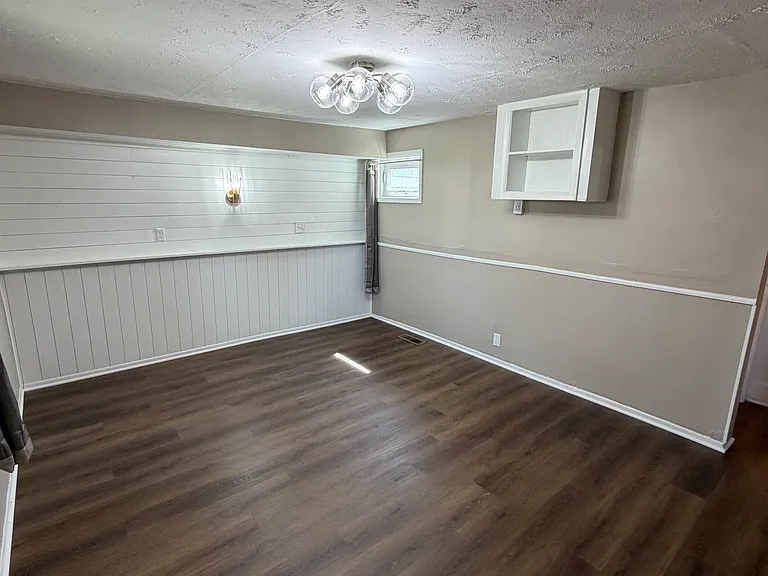 522 E Ward St — Photo 16