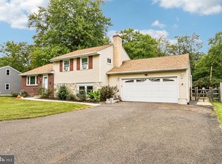 517 Lexington Ave, Chalfont, PA 18914