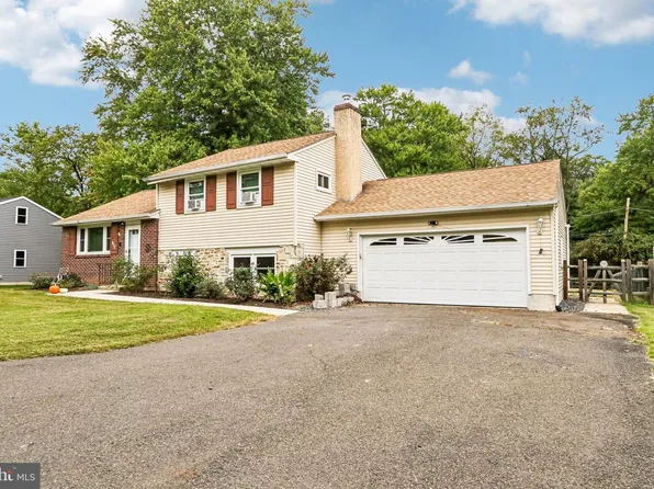 517 Lexington Ave, Chalfont, PA 18914