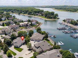 1340 Riverwood Dr, Bismarck, ND 58504