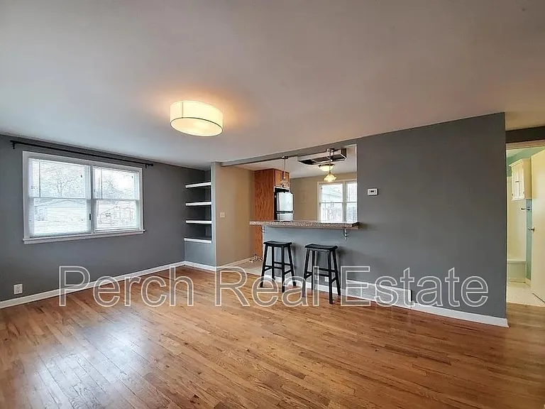 2431 Grove St — Photo 5