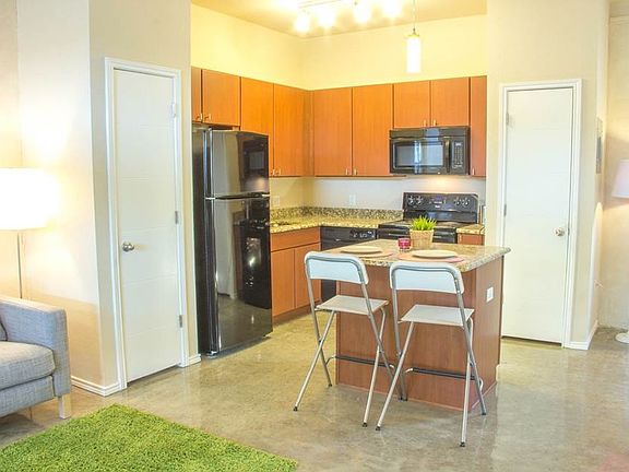 2nd image of 3050 Eisenhauer Rd APT 205