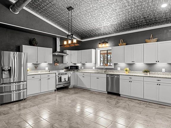 5th image of 144 Old Potato Rd