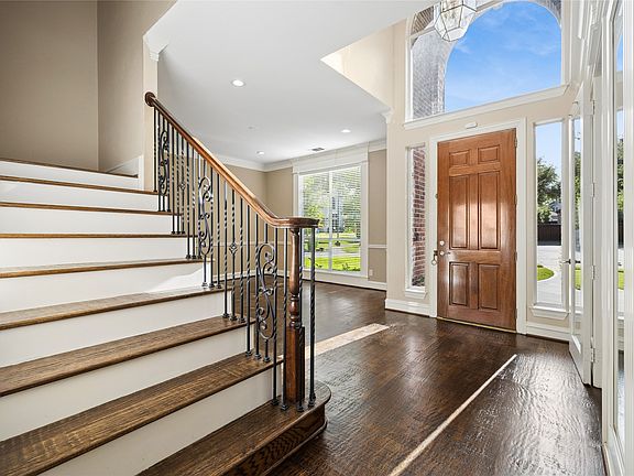 2nd image of 612 Driftwood Ct