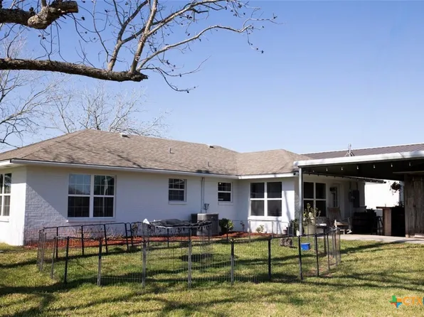 8652 State Highway 111 W, Yoakum, TX 77995