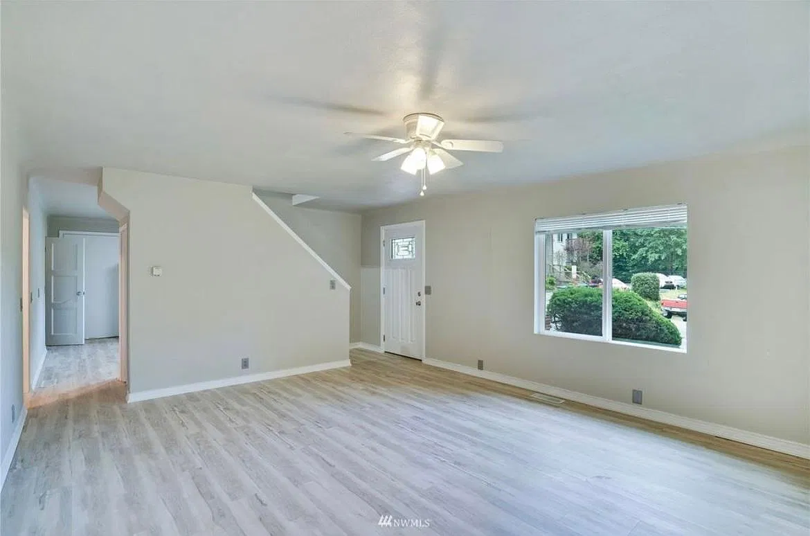 237 Mitchell Ave — Photo 2
