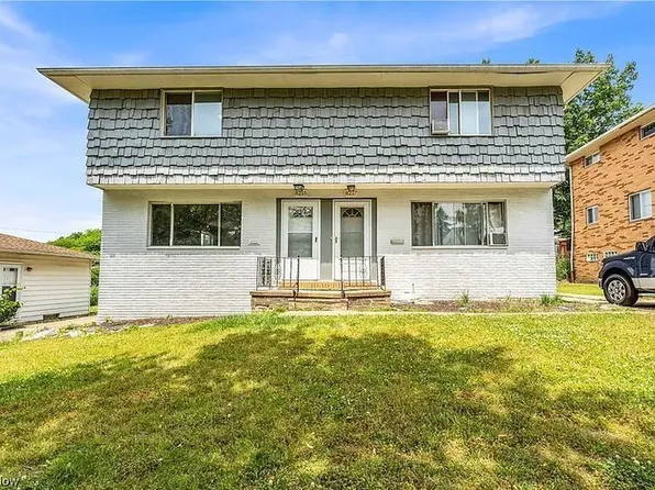 8215 Crudele Dr, Garfield Heights, OH 44125