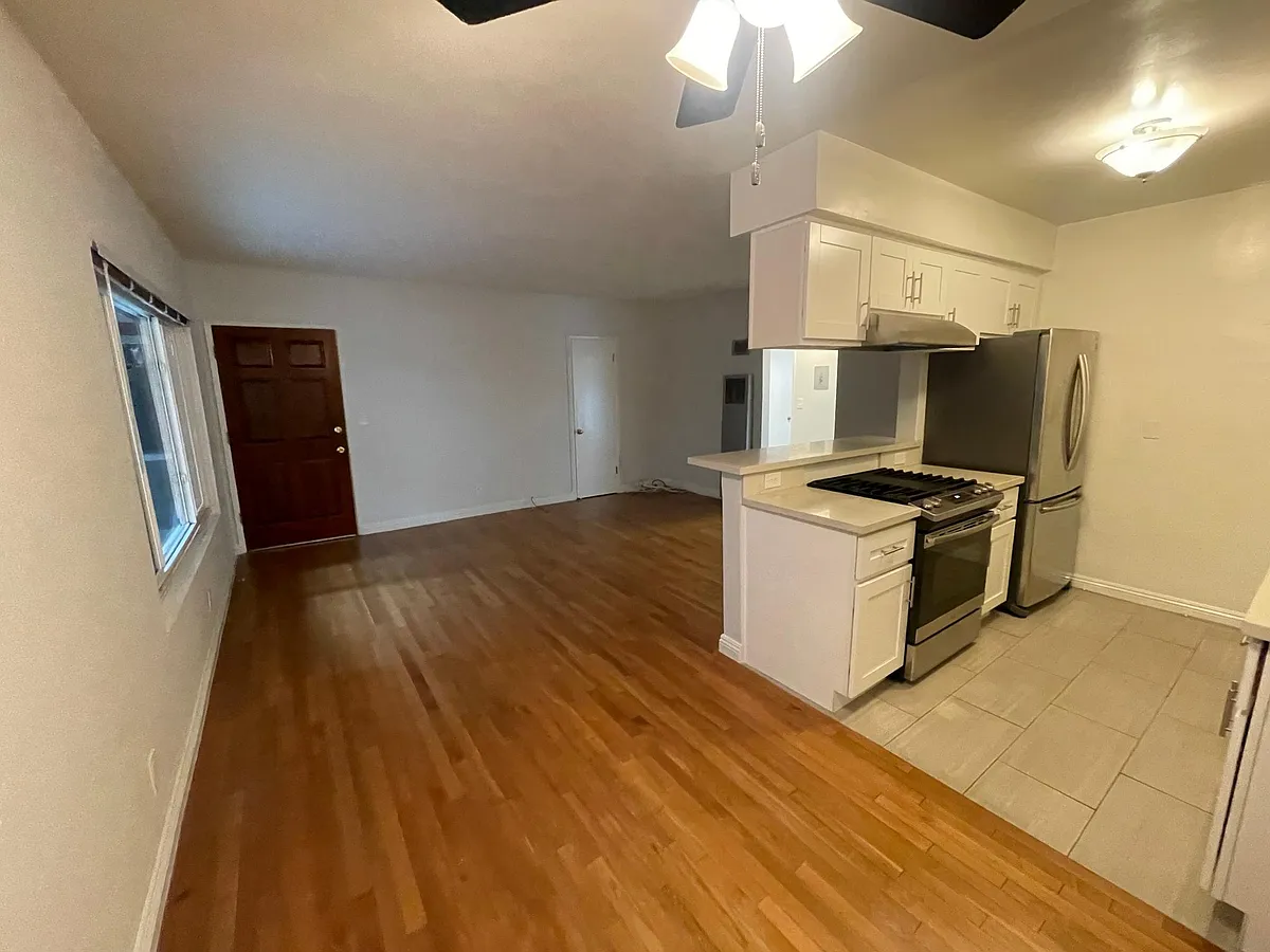 Building Photo - 3111 3rd St #8