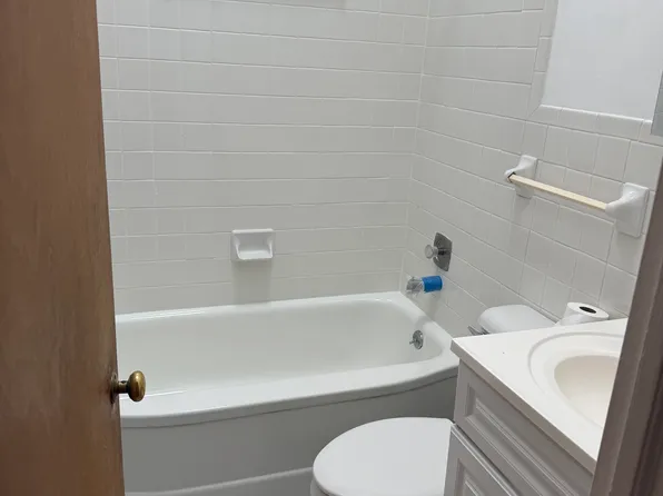 (undisclosed Address), Mayfield Heights, OH 44124