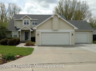 3821 Fox Ridge Dr, Manhattan, KS 66502