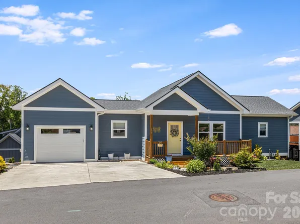 215 Oak Meadow Ln, Asheville, NC 28804