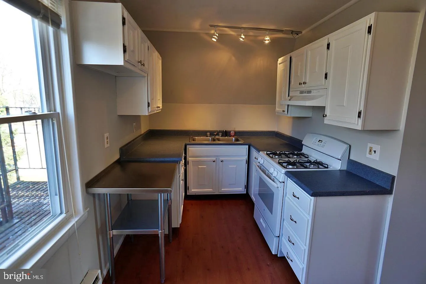 1 bed, 1.0 bath, 800 sqft, $1,500 — Photo 2