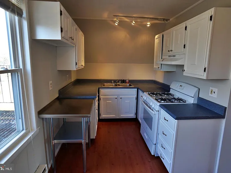 32 Woodland Ave #B — Photo 2
