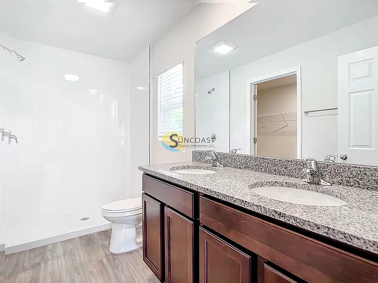 11501 N Landover Ter — Photo 15