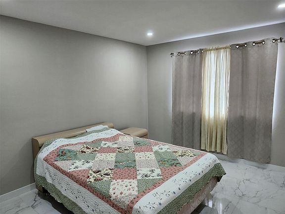 4th image of 1801 NE 62nd St APT 221